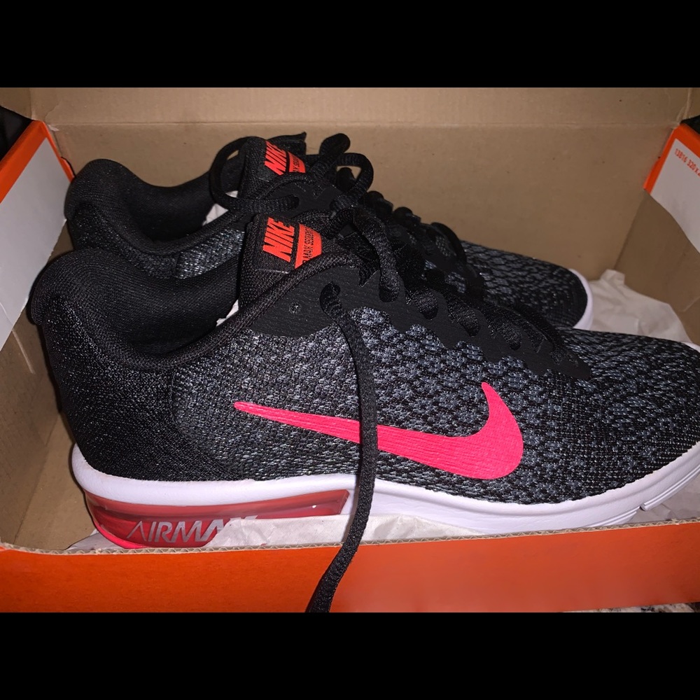 Brand New Women’s Nike Air Max 7